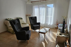 Bright apartment - near the beach